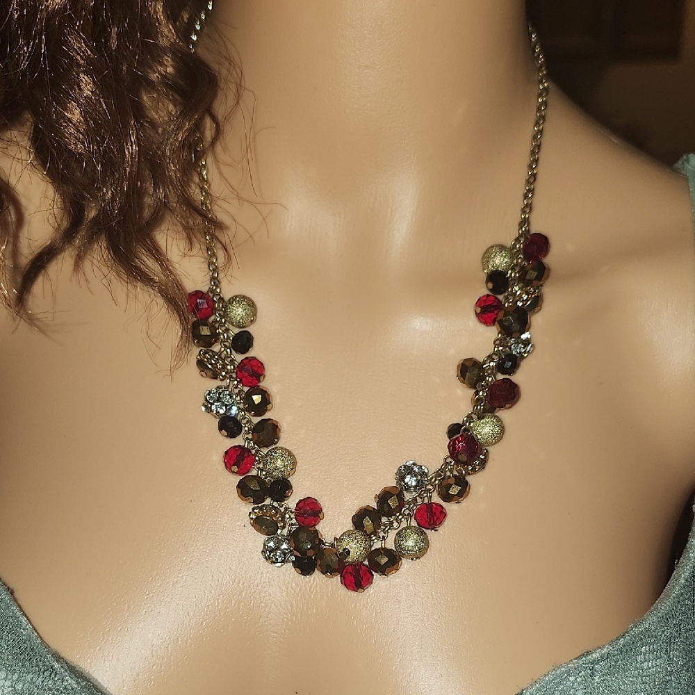 Elegant Gold and Red Beaded Necklace